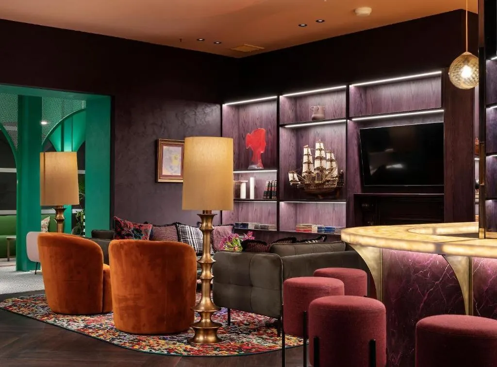Boutique Hotel Complex Apartment With Hot Tub, Pool & Gym Wellington